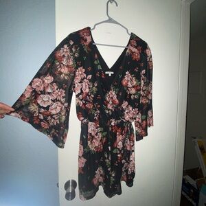 Bell sleeve v neck romper